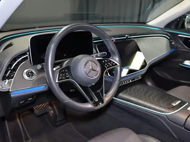 Mercedes-Benz E 300