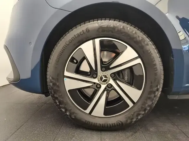 Mercedes-Benz V 220