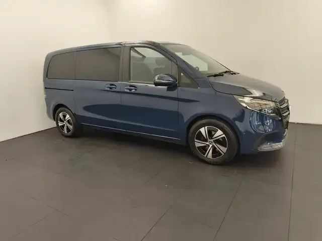 Mercedes-Benz V 220