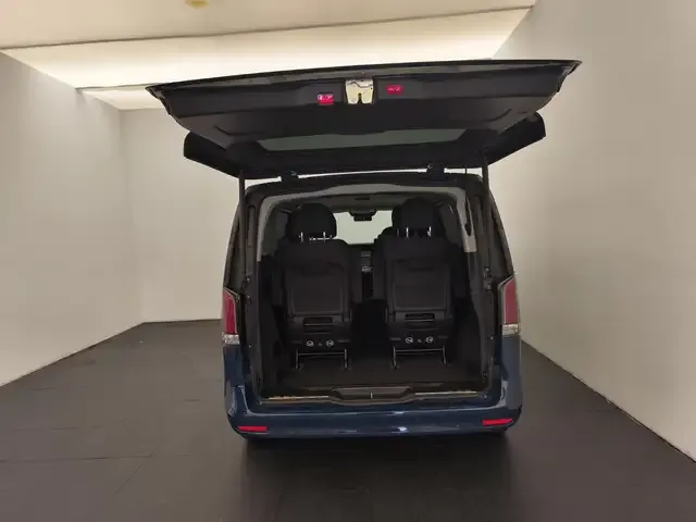 Mercedes-Benz V 220