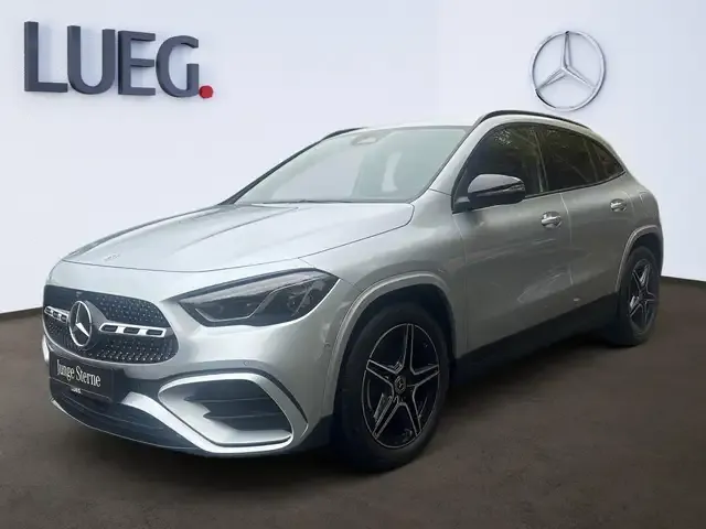 Mercedes-Benz GLA 200
