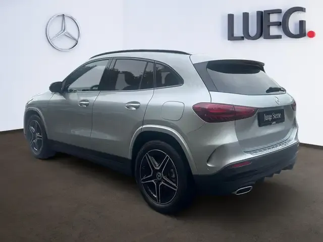 Mercedes-Benz GLA 200