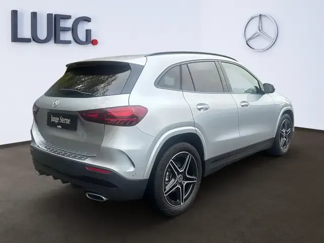 Mercedes-Benz GLA 200