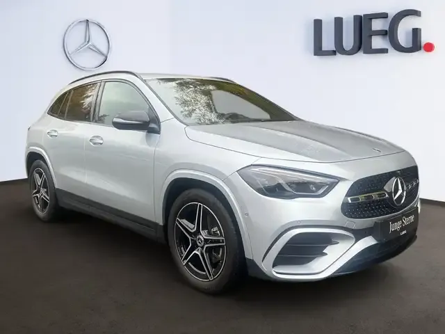 Mercedes-Benz GLA 200