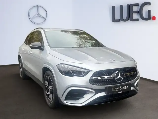 Mercedes-Benz GLA 200