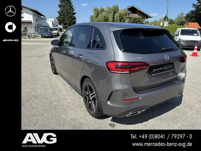 Mercedes-Benz B 200