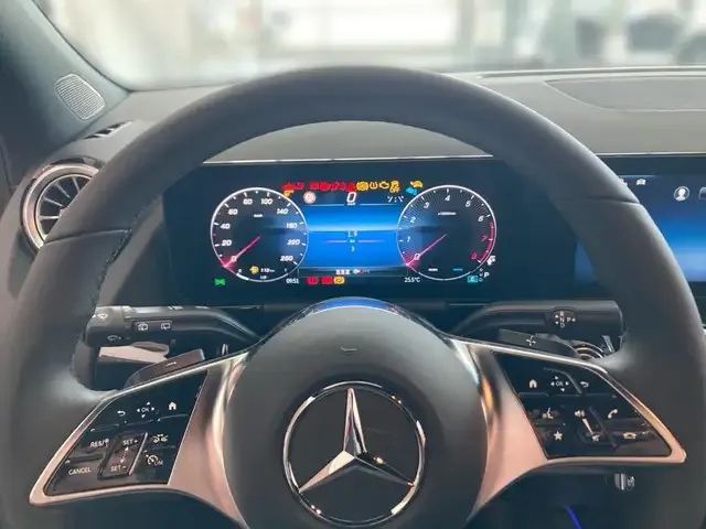 Mercedes-Benz GLA 200
