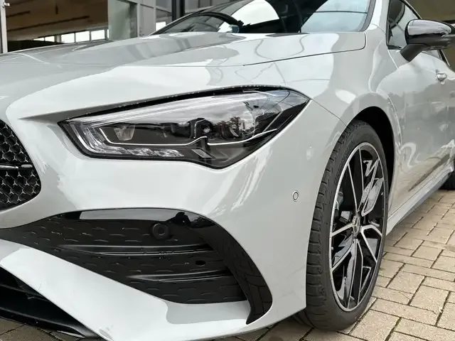 Mercedes-Benz CLA 200