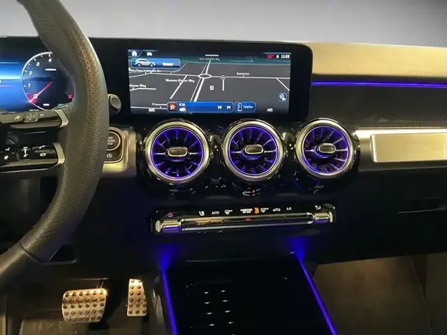 Mercedes-Benz GLB 180