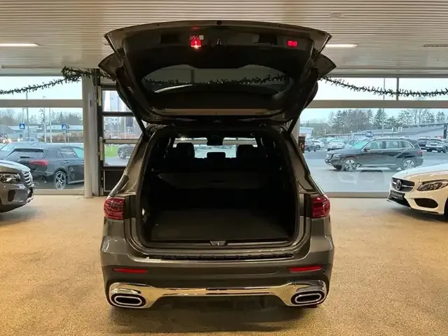 Mercedes-Benz GLB 180