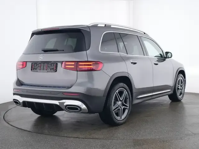 Mercedes-Benz GLB 180