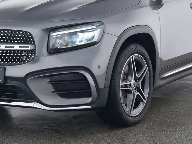 Mercedes-Benz GLB 180