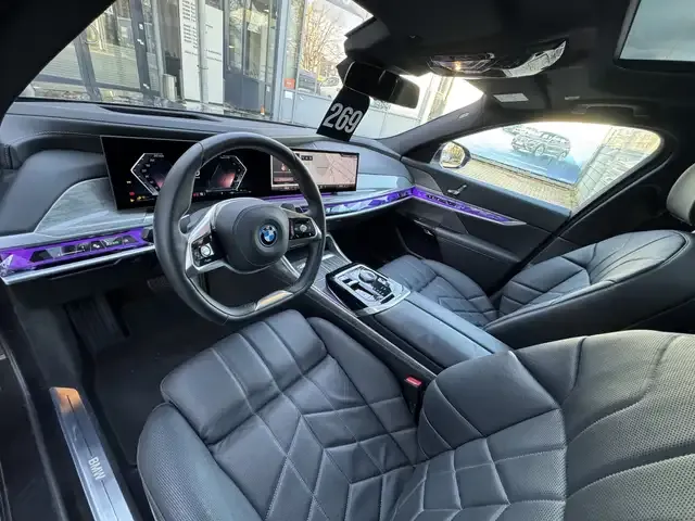 BMW 750