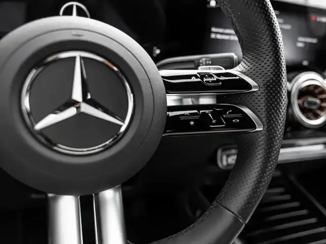 Mercedes-Benz EQB 300