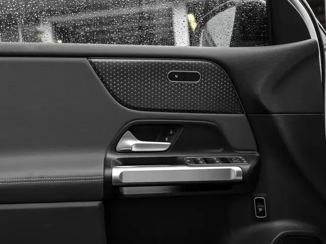 Mercedes-Benz EQB 300