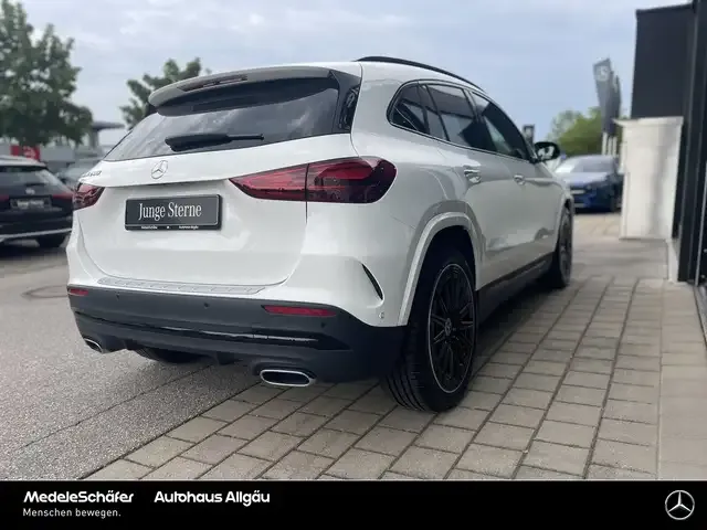 Mercedes-Benz GLA 200