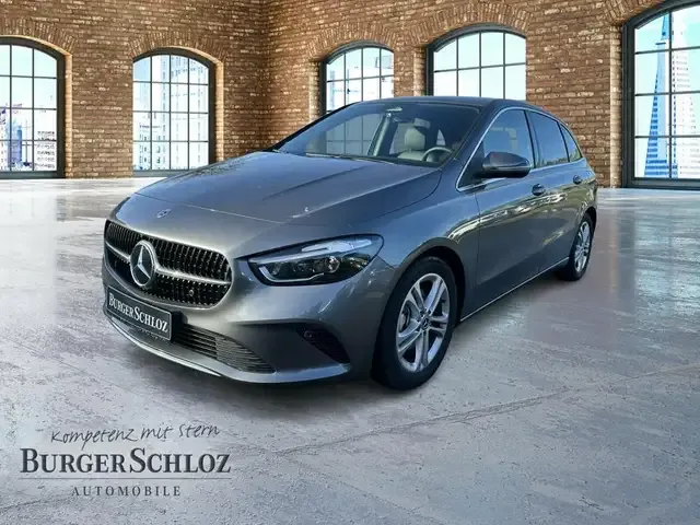 Mercedes-Benz B 180