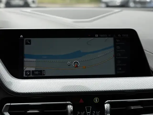 BMW 235