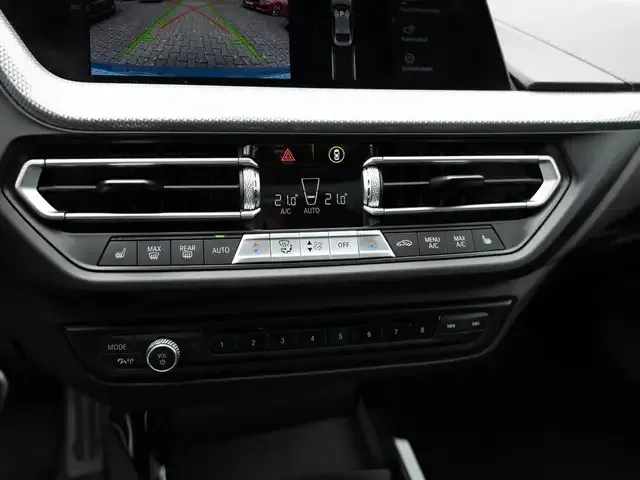 BMW 235