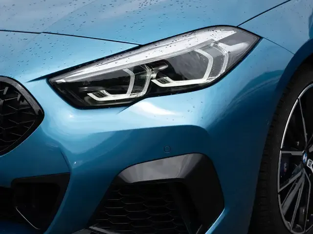 BMW 235
