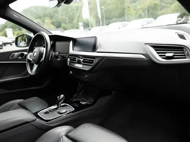 BMW 235