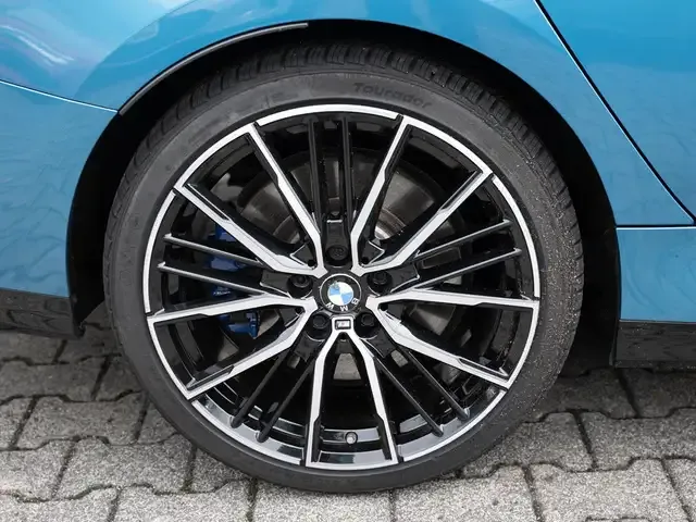 BMW 235