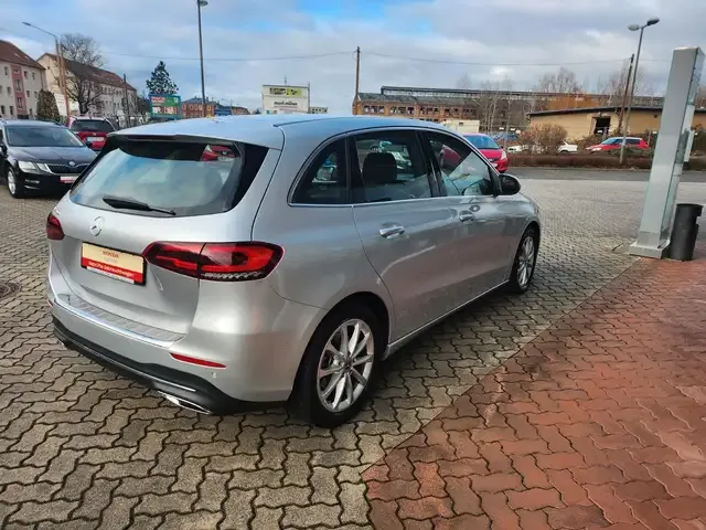 Mercedes-Benz B 200