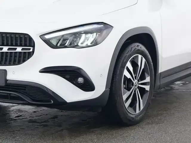 Mercedes-Benz GLA 220