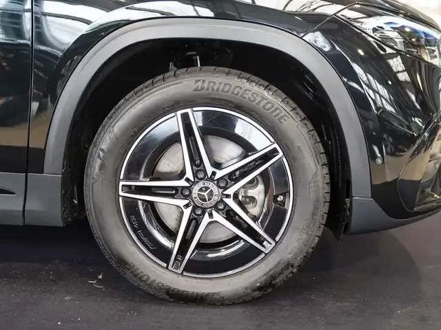 Mercedes-Benz EQA 300