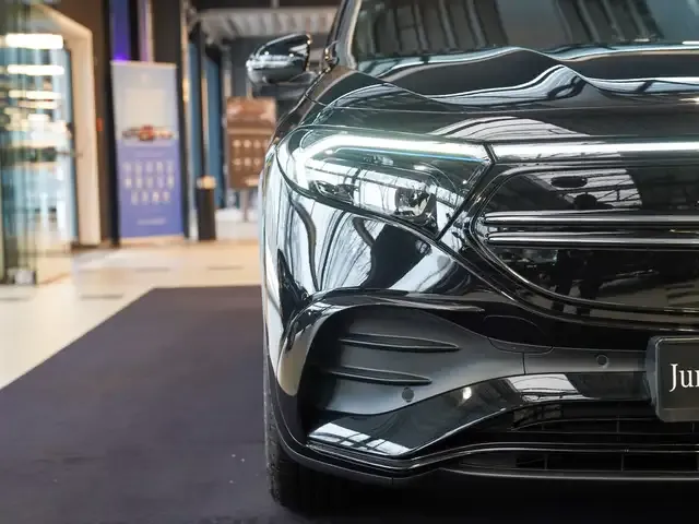 Mercedes-Benz EQA 300