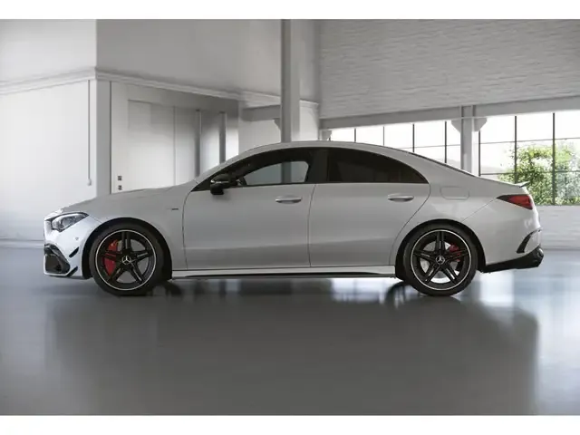 Mercedes-Benz CLA 45 AMG