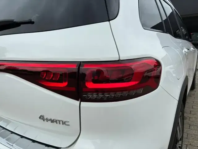 Mercedes-Benz EQB 300