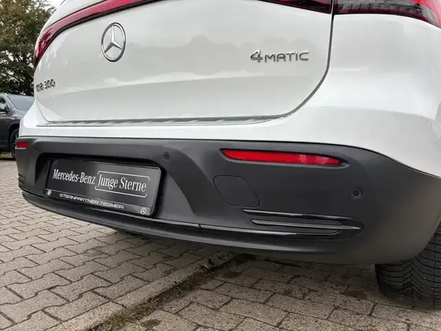 Mercedes-Benz EQB 300