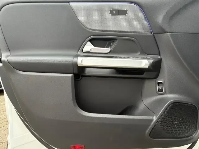 Mercedes-Benz EQB 300