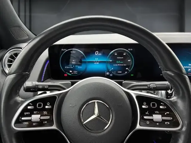 Mercedes-Benz EQB 300