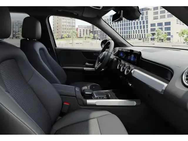 Mercedes-Benz EQB 300