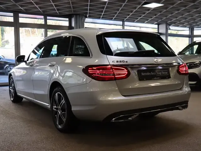 Mercedes-Benz C 220