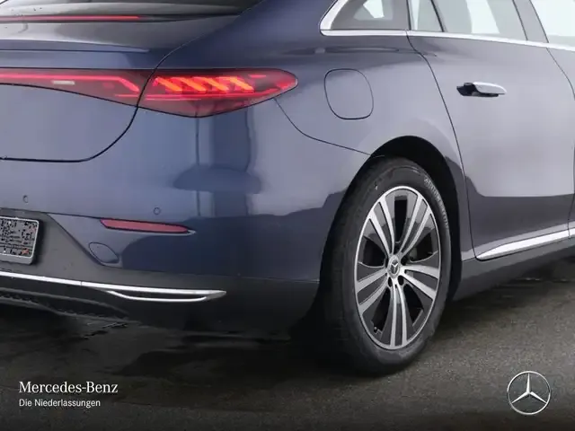 Mercedes-Benz EQE 300