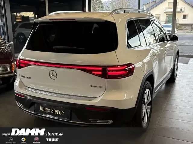 Mercedes-Benz EQB 300