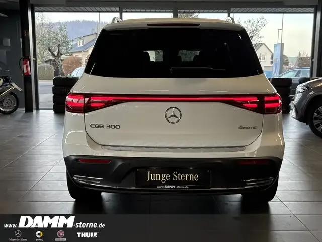 Mercedes-Benz EQB 300