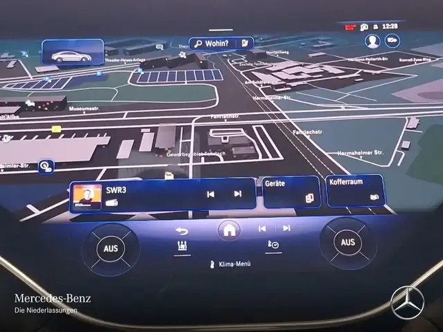 Mercedes-Benz EQE 43