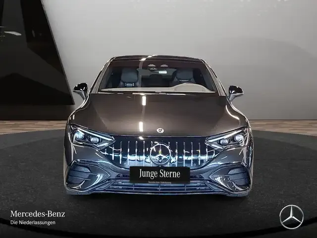 Mercedes-Benz EQE 43