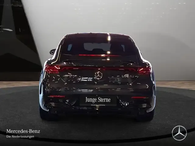 Mercedes-Benz EQE 43