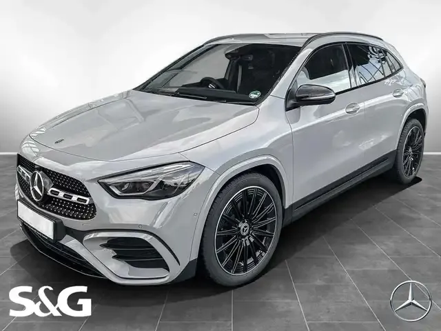 Mercedes-Benz GLA 200