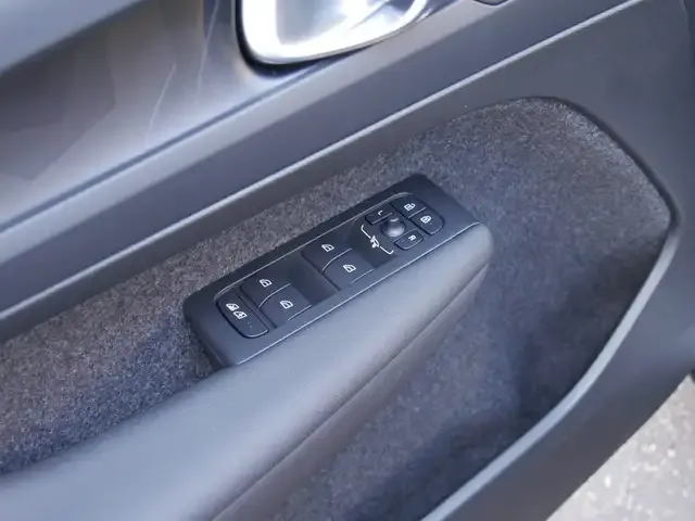 Volvo EX40