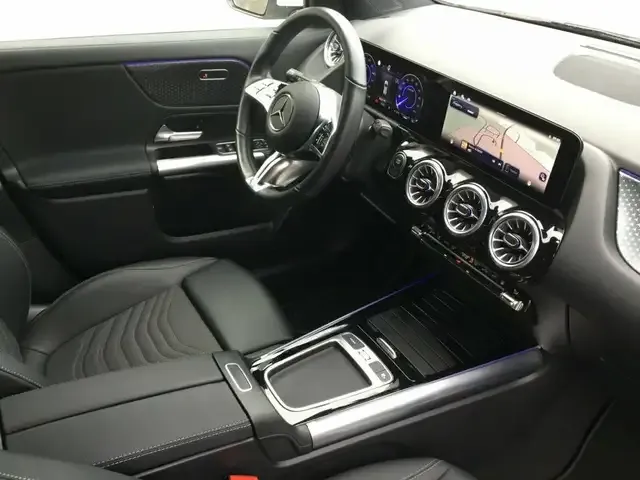 Mercedes-Benz EQA 300