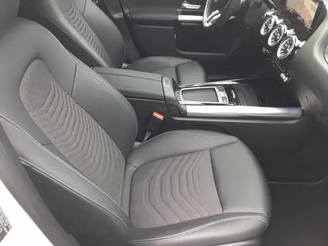 Mercedes-Benz EQA 300