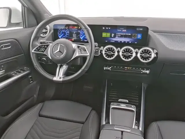 Mercedes-Benz EQA 300