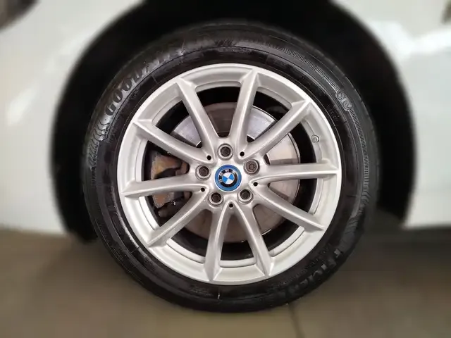 BMW 225