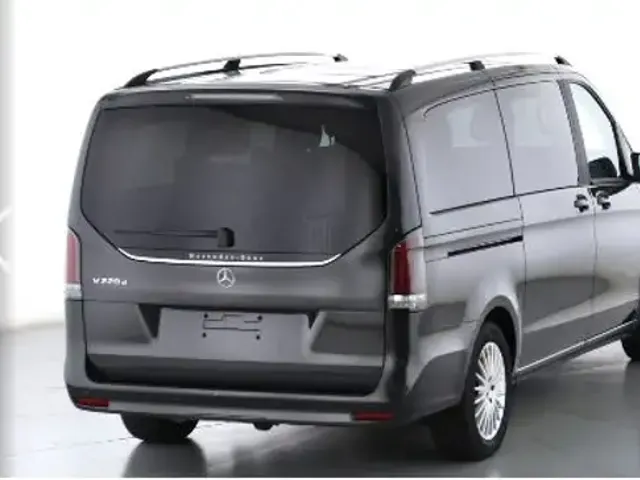 Mercedes-Benz V 220